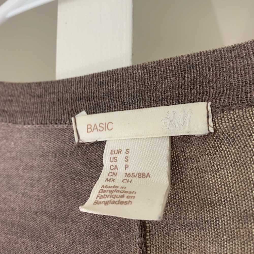 H&M Basic Cardigan in Light Brown Size Small - Picture 4 of 4